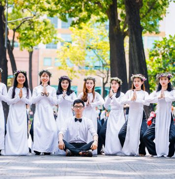 Địa điểm chụp ảnh kỷ yếu đẹp ở nhà thờ Đức Bà