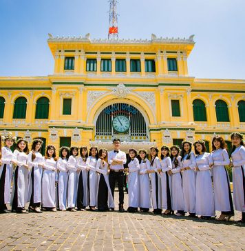 Chụp hình kỷ yếu Sài Gòn